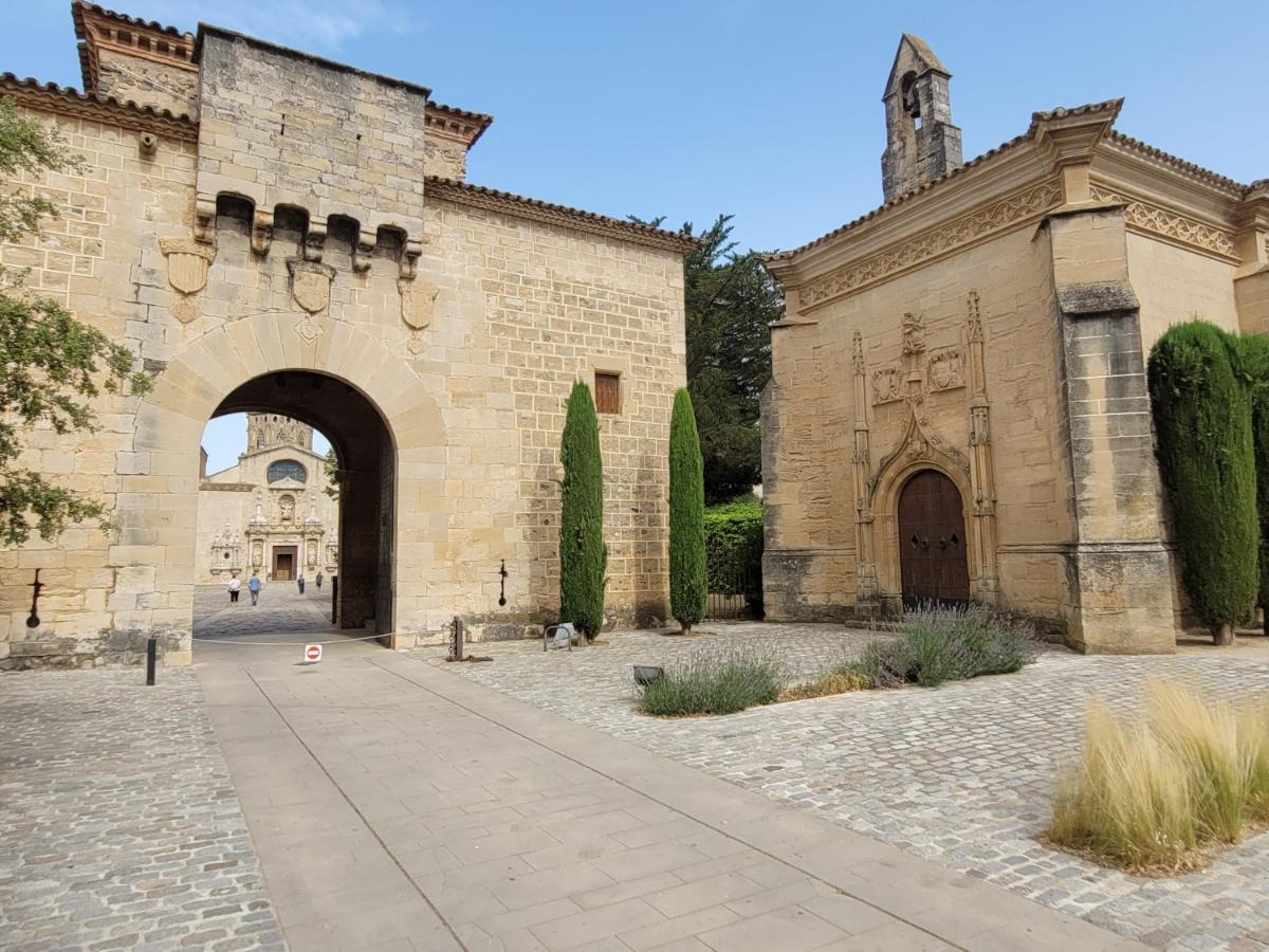 Hostatgeria De Poblet Hotel Exterior photo