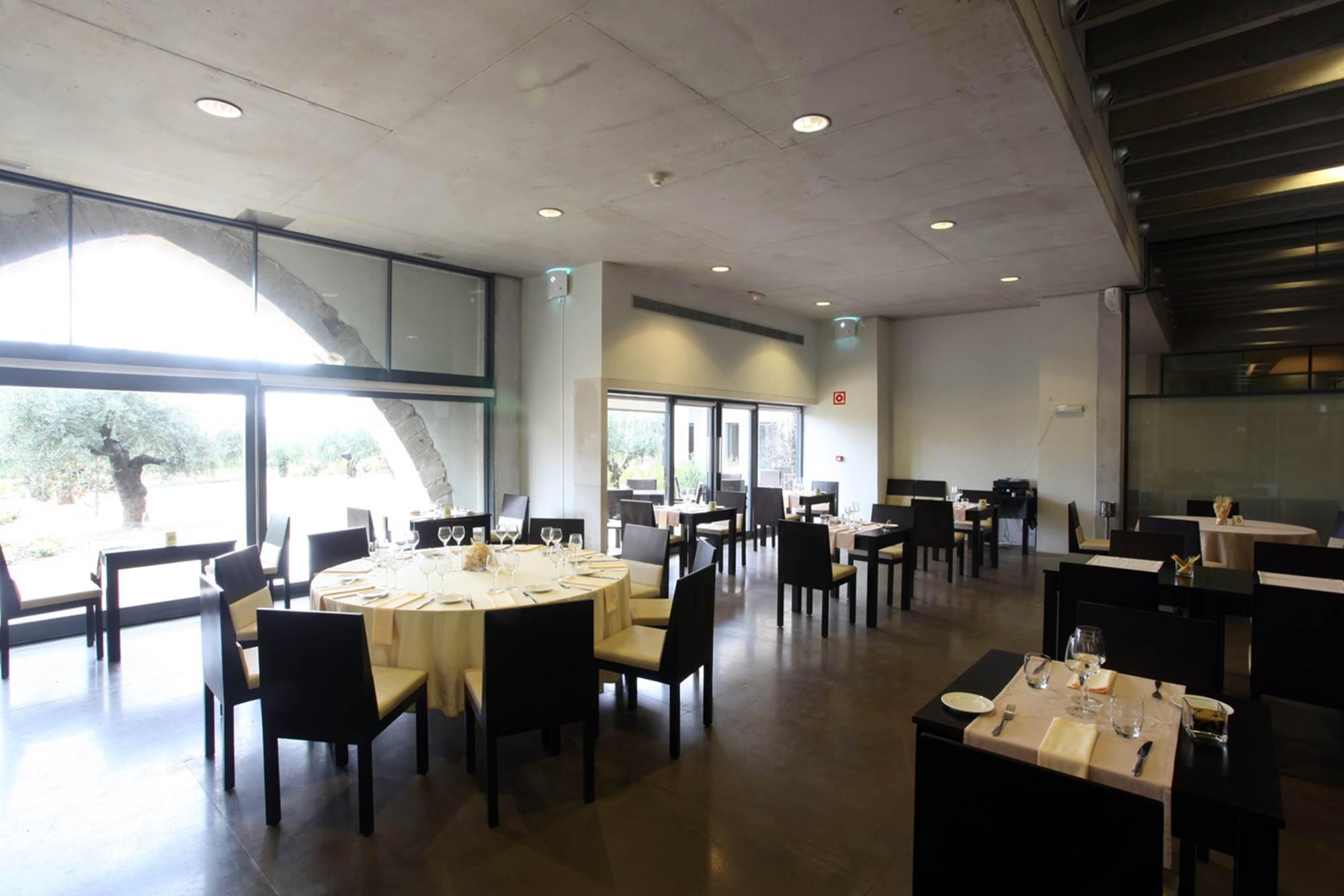 Hostatgeria De Poblet Hotel Restaurant photo